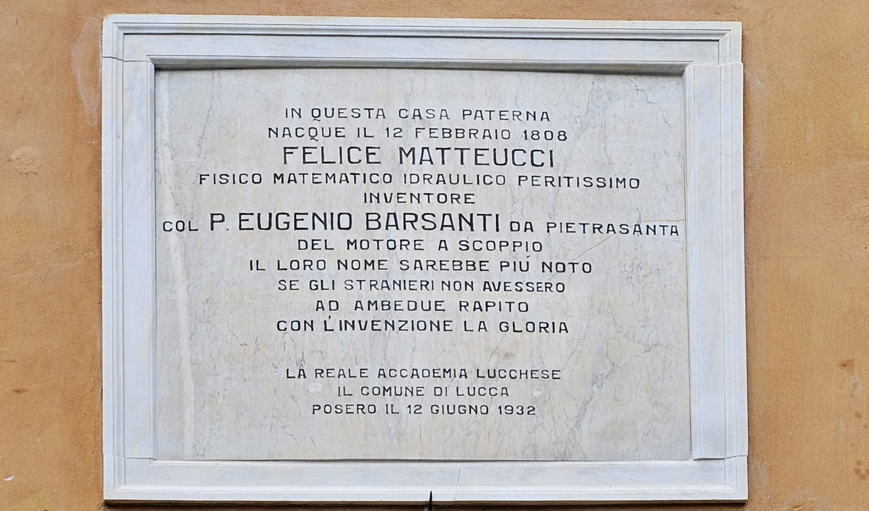 Il restauro della lapide a Matteucci